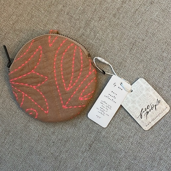 Free People One Upcycled Circle Wallet - Picture 4 of 5